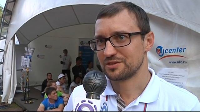 В очках, потому что был синяк))) смотреть онлайн