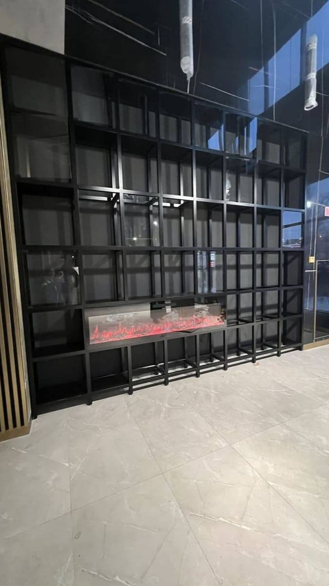 💎 💎 💎 Металлическая витрина со стеклянными дверцами для камина - Милония