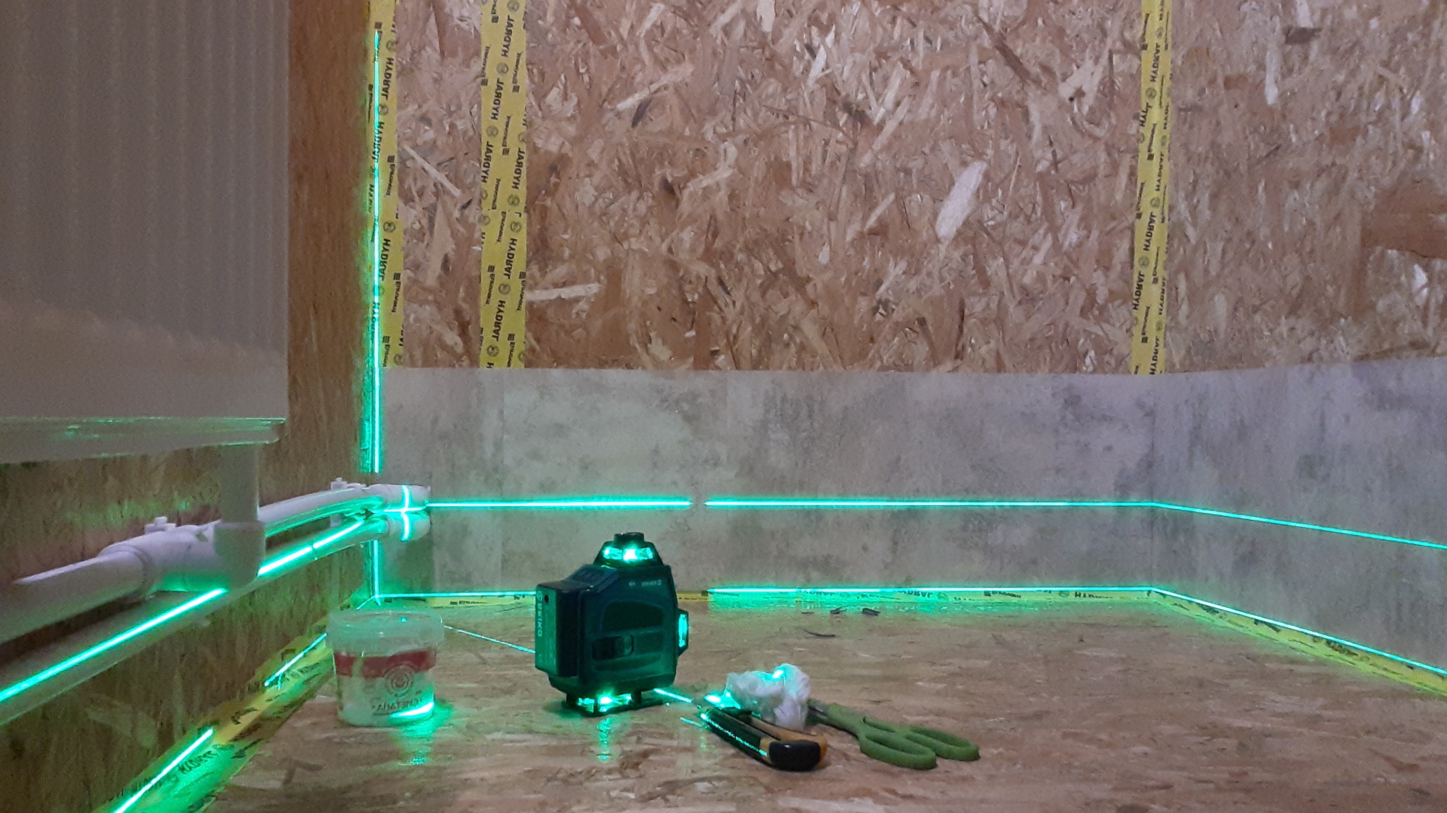 Ремонт в разгаре в моем Новом доме , Пробую впервые клеить плитку по лазерному уровню смотреть онлайн