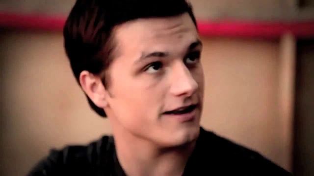 Josh Hutcherson Behind The Scenes Of Elle Magazine - Russian subtitles смотреть онлайн