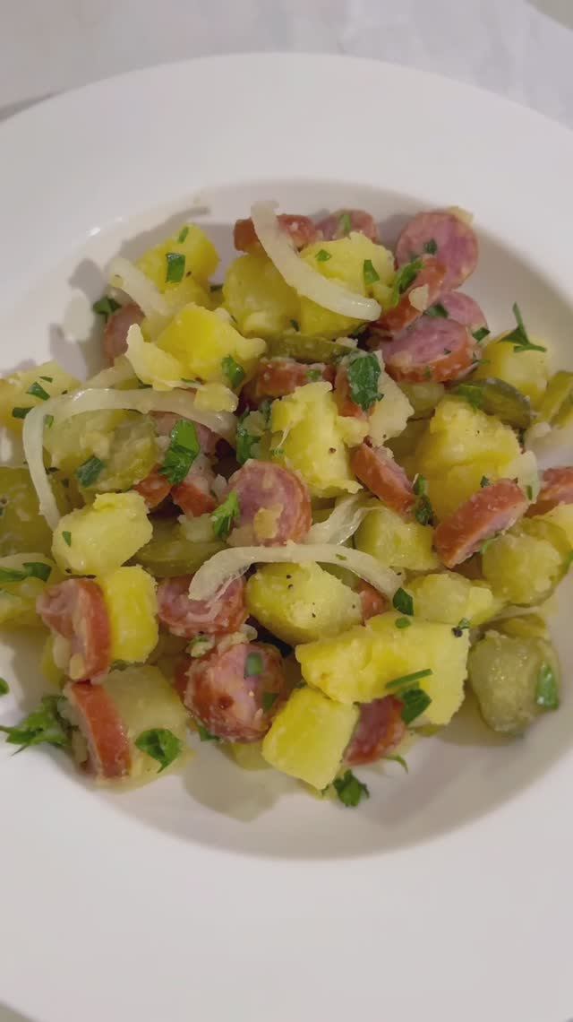 СЫТНЫЙ САЛАТ с КОЛБАСКАМИ. Настоящий МУЖСКОЙ салат!