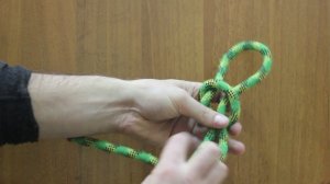 ДВЕ КРУТЫХ НЕЗАТЯГИВАЮЩИХСЯ ПЕТЛИ НА ВЕРЕВКЕ/TWO STEEP NON-TIGHTENING LOOPS AT THE END OF THE ROPE