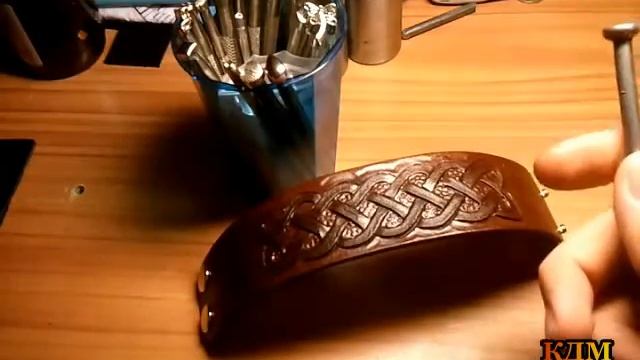 Первая работа китайскими штампами.Тиснение по коже. КДМ Булат смотреть онлайн