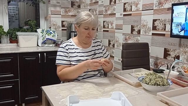 Леплю ВАРЕНИКИ 🥟. Прошу СОВЕТА 🤗 смотреть онлайн