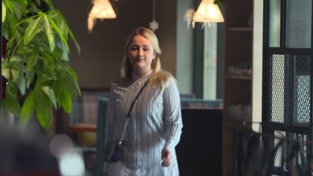 Unit1 你想喝点儿什么？ смотреть онлайн