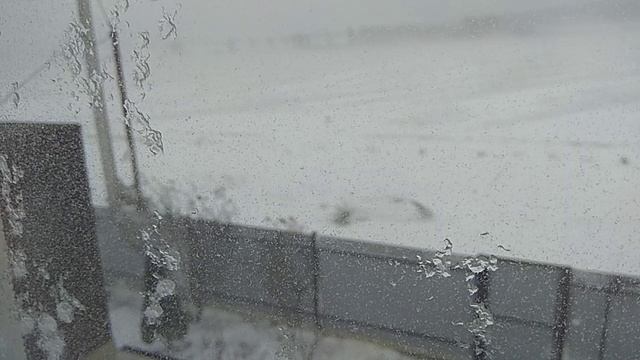 Норд-ост в Новороссийске. Скорость ветра 30-35 м/с. смотреть онлайн