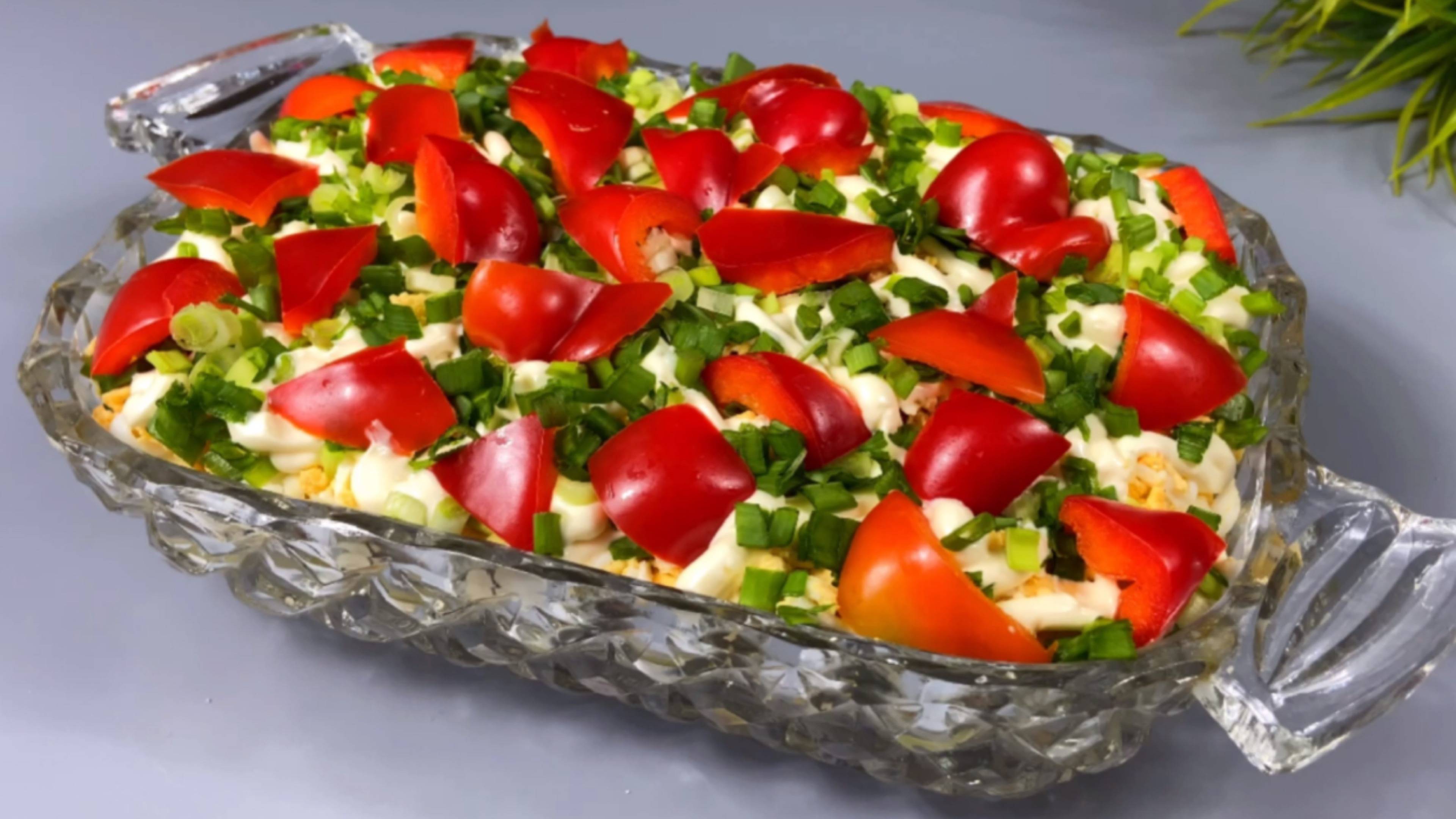 Салат "ЛЮБОВНИК НА ПОРОГЕ" готовится пять минут, вкусный и ПРОСТОЙ! смотреть онлайн