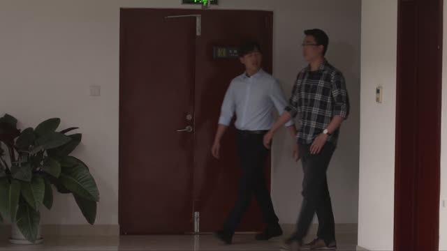 Unit8 下雨了 смотреть онлайн