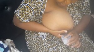 HAND EXPRESSING BREASTMILK FOR MY BABY....