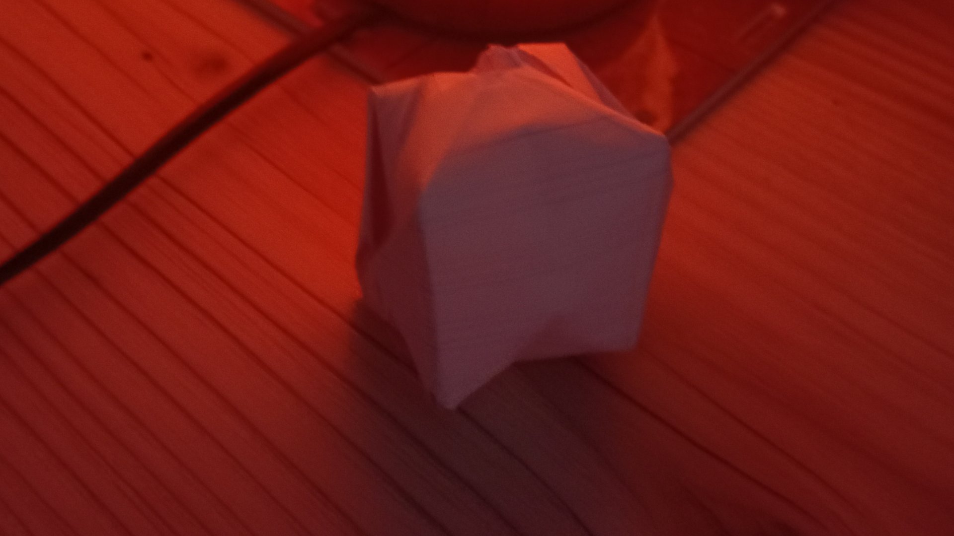 Как сделать хлопушку из бумаги?