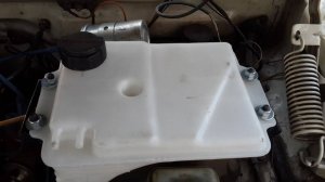 Расширительный бачок нового образца на ГАЗ 3110, ЗМЗ 402