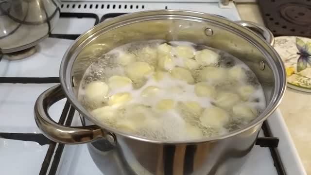 Как варить бульмени смотреть онлайн