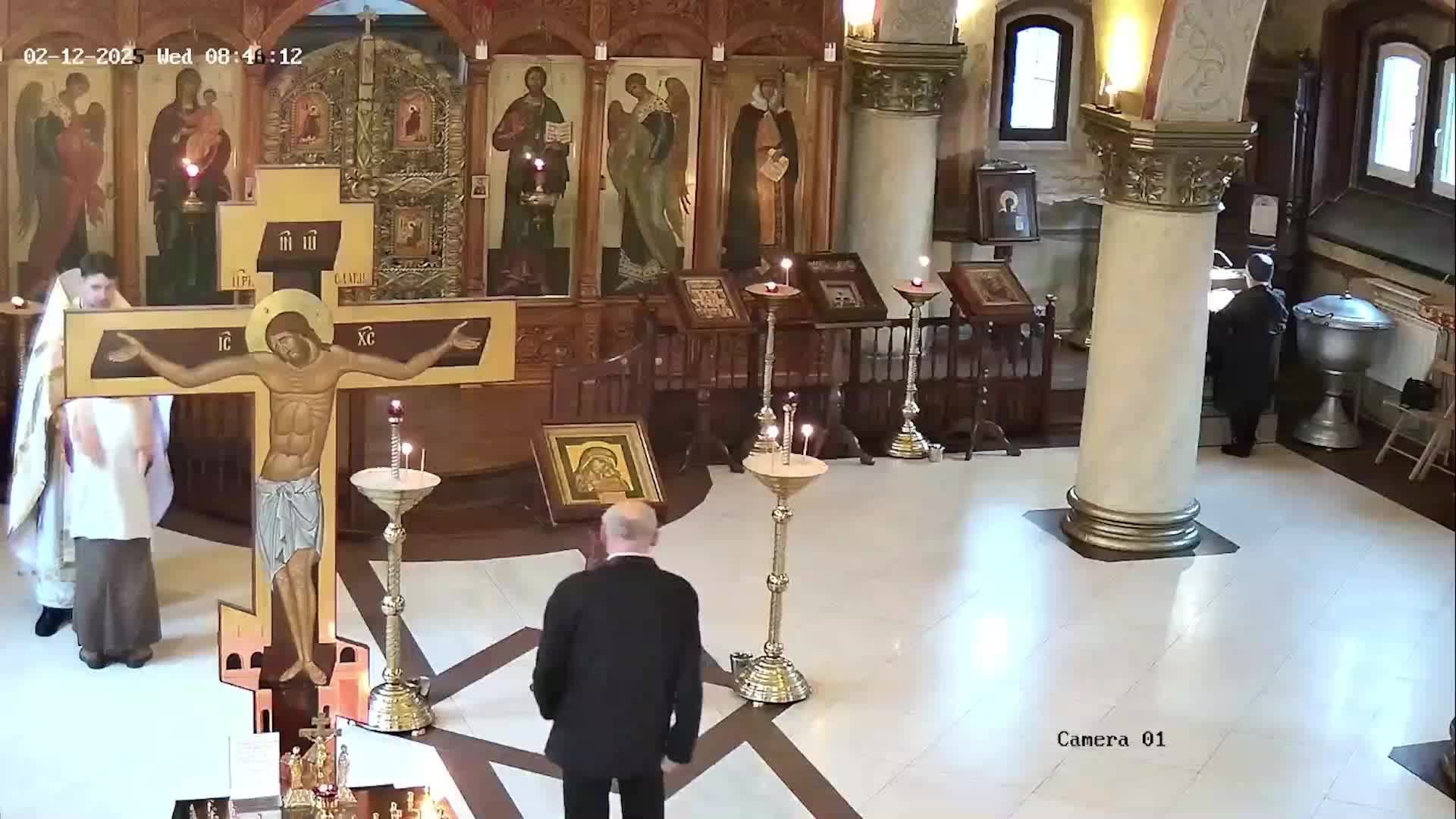 Божественная литургия. 12.02.2025 в 9-00. смотреть онлайн