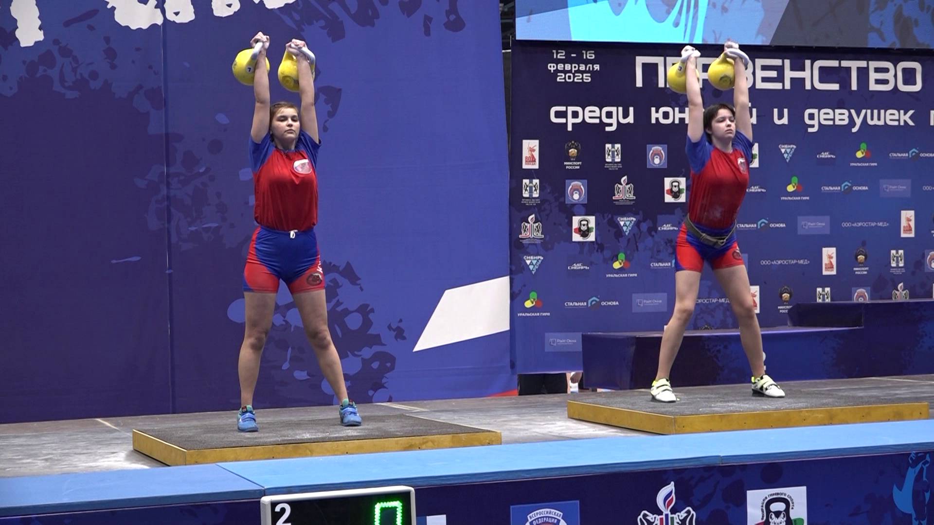 Более 600 спортсменов приехали на первенство России по гиревому спорту в Новосибирск смотреть онлайн