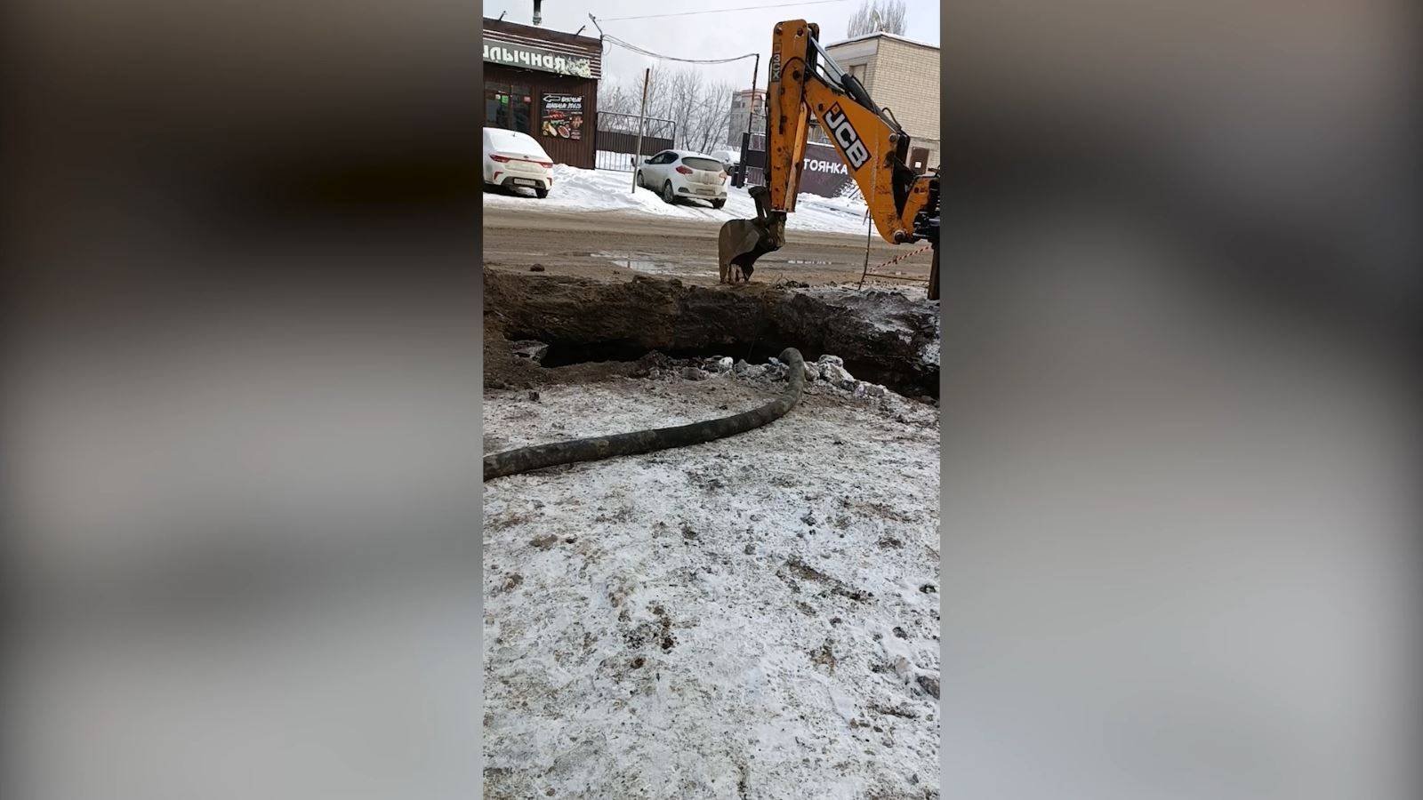 Жители многоэтажек в Ленинском районе вторые сутки живут без воды смотреть онлайн