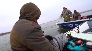 Рыбоохрана работает! Щуки. Судаки Прут как дурные! Зимняя рыбалка на Вибы