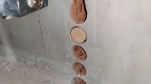 Как при помощи алмазной коронки быстро сделать штробу для радиатора отопления