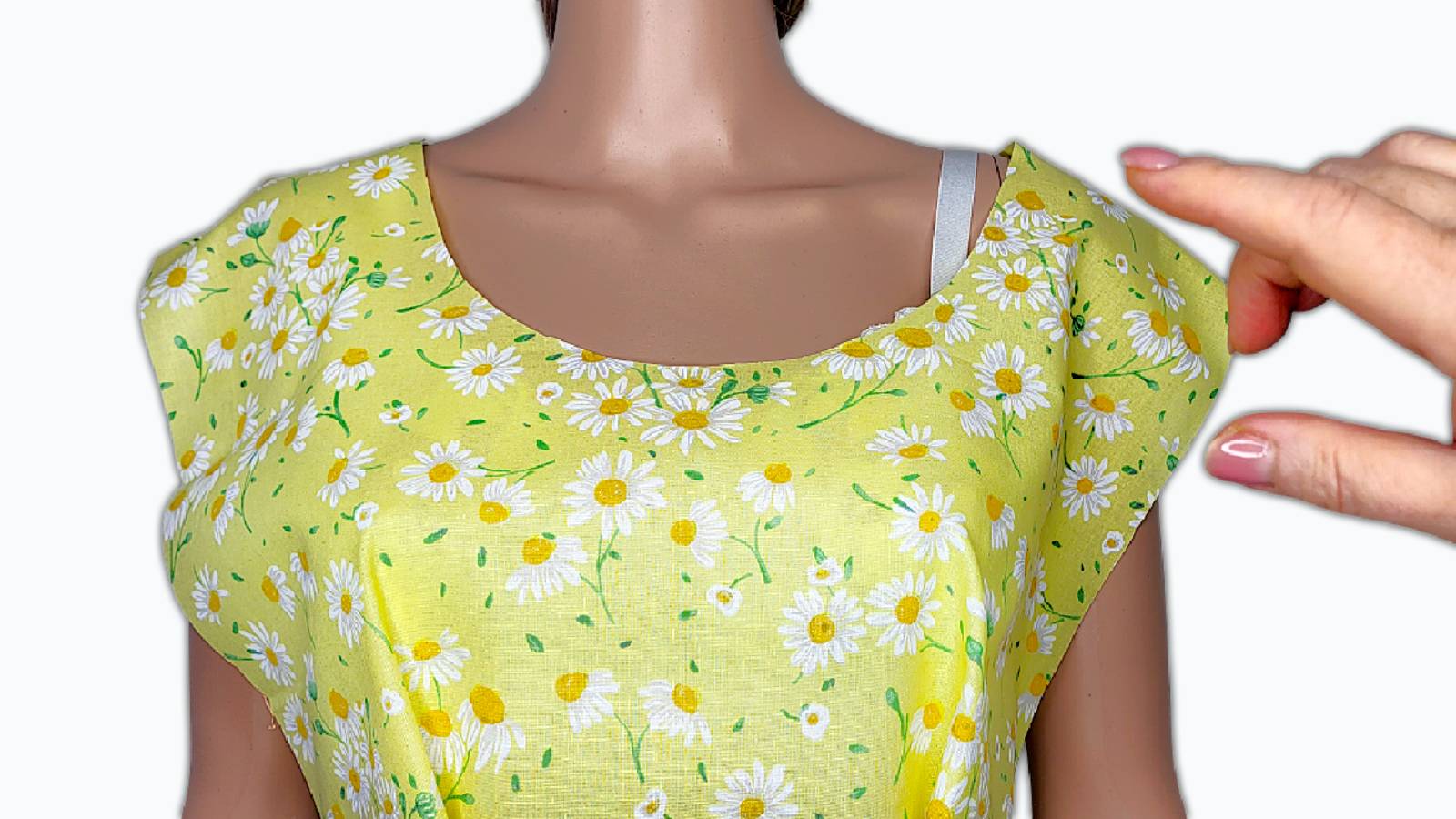 Замечательный совет как НЕЗАМЕТНО уменьшить слишком широкий вырез смотреть онлайн