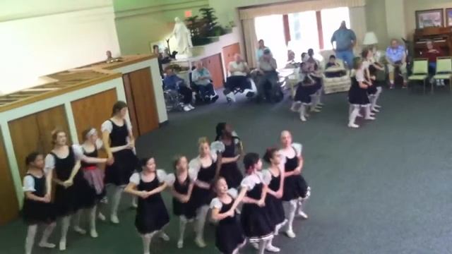 Maria's polka dance at the nursing home. смотреть онлайн