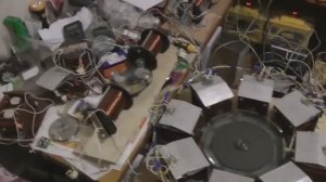 Реально_работающий_бестопливный_генератор_БТГ_Бедини