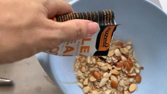 Macadamia Granola смотреть онлайн