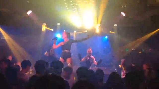 Olga Joel - Love Me Like You Do (Live performance in China) смотреть онлайн