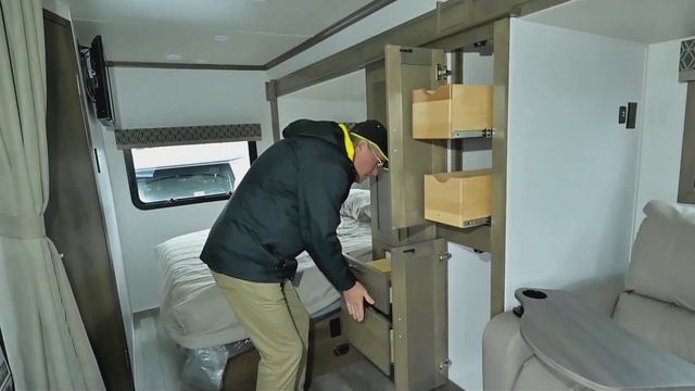 The RV Corral 2023 Dynamax Isata 3 24FW Stock # NC-826 смотреть онлайн