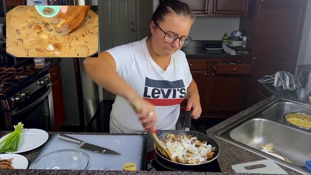 Beef Stroganoff. Natashas Kitchen vs Mama's Cooking смотреть онлайн