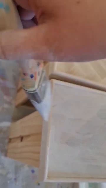 whitewashing wood for a raw wood finish| Easy diy upcycling furniture #shorts #youtubeshorts смотреть онлайн