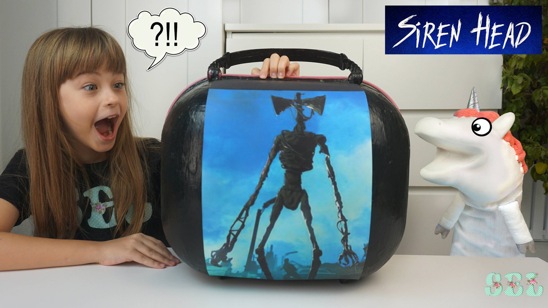 СИРЕНОГОЛОВЫЙ Большой Самодельный Чемодан Сюрприз Siren Head Custom Bigger LOL Surprise смотреть онлайн