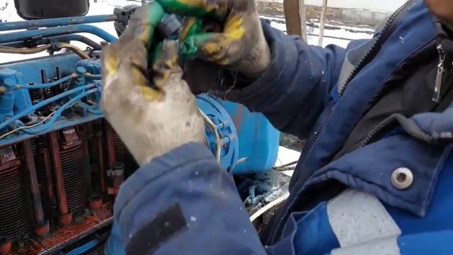 Замена направляющих втулок клапанов трактора т40 🚜 😱😱