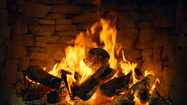 Камин 4К 🔥,без музыки, треск дров,звук костра, уютная атмосфера для сна и отдыха смотреть онлайн