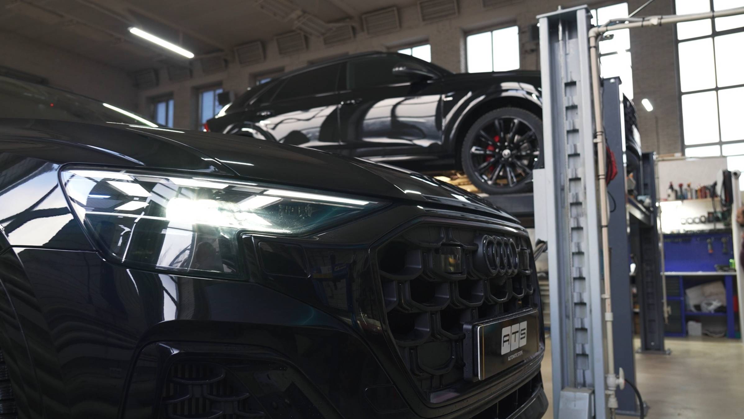 Audi SQ8 - Электропороги ATS смотреть онлайн