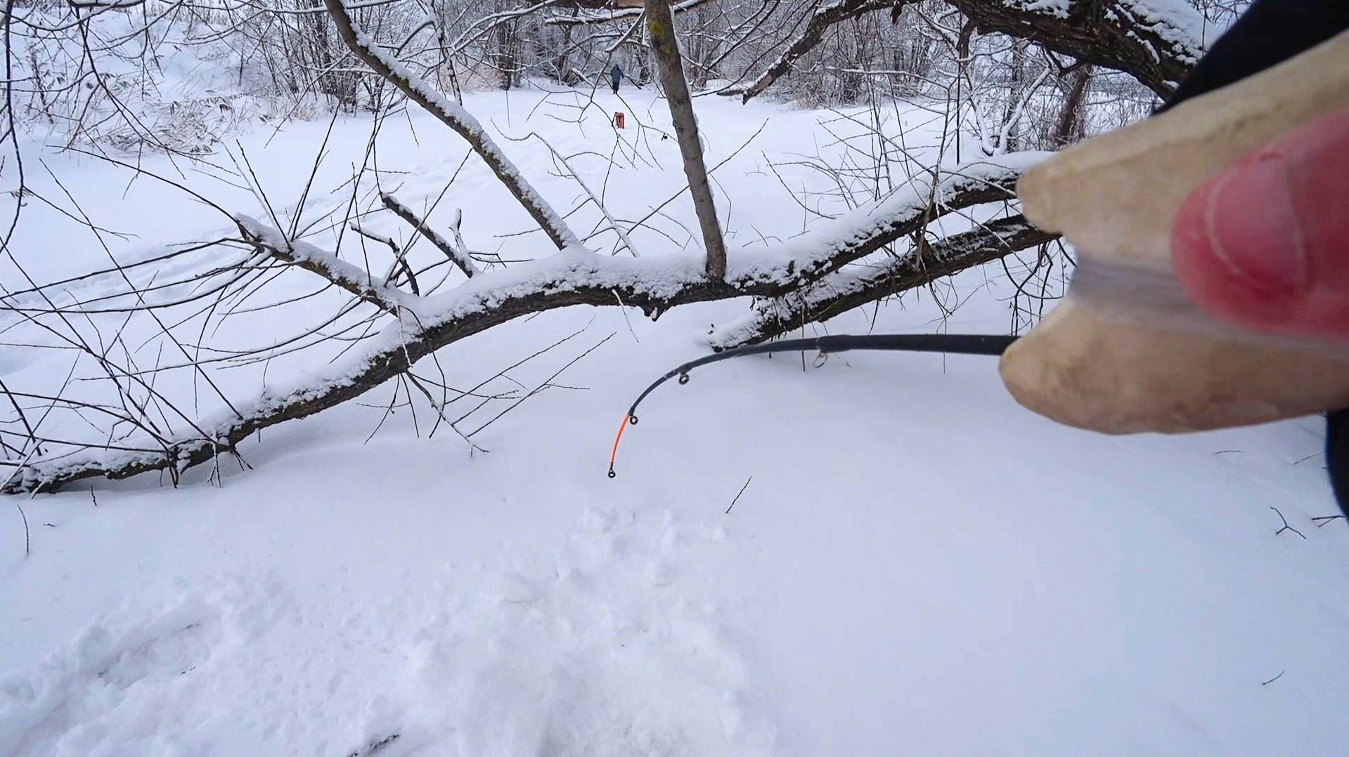 ТУТ такие УДАРЫ щуки на балансир, аж РУКА БОЛИТ. Рыбалка зимой смотреть онлайн