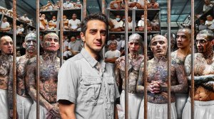 Я Попал в Самую Опасную Тюрьму В Мире CECOT (Здесь содержатся Демоны)