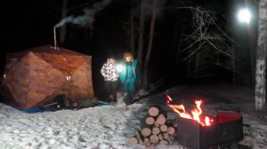 Взял её на ночь с собой и показал зимний лес... Грибы зимой_ Да ты шутишь.. Зимой в лесу с ночевкой