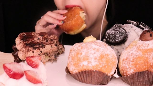 ASMR 노티드 도넛 먹방★노티드 도너츠, 도너츠 먹방, 크로플, 크로아상, 딸기 크로아상, 초콜릿 크로아상, 쿠앤크 크로아상, 딸기 크로플, 초콜릿 크로플, 디저트 먹방, смотреть онлайн