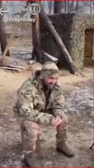 Залетает в окоп ВСУ и закричал Аллаху Акбар! Так украинцы еще не бегали. смотреть онлайн