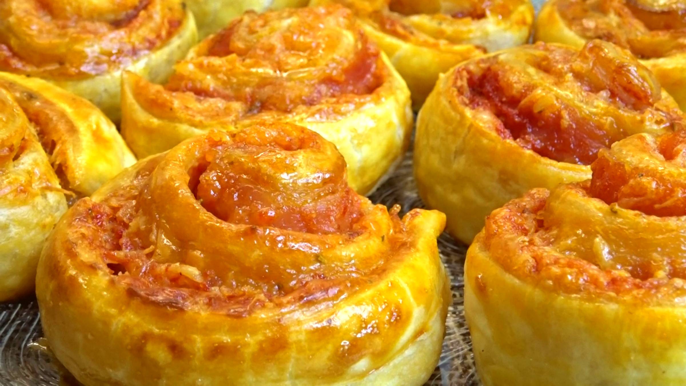 Достаю СЛОЕНОЕ ТЕСТО из морозилки и готовлю обалденную ВЫПЕЧКУ к чаю. Вместо скучных Бутербродов смотреть онлайн