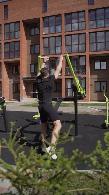 Уличная тренировка на спортивной площадке от ZAVODSPORTA