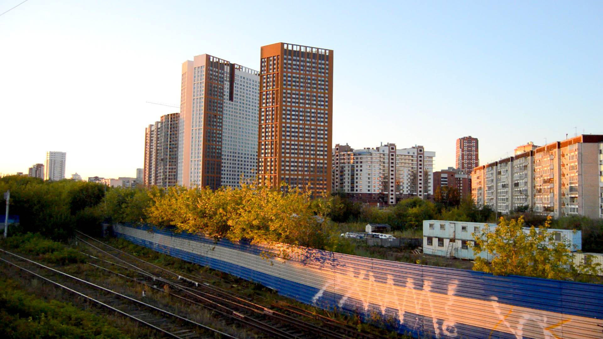 Подъезжаю на поезде к станции Екатеринбург-Пасс.