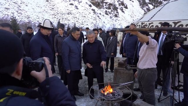 Садыр Жапаров пригласил Мирзиёева в горы смотреть онлайн