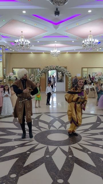 Красивый танец на богатой свадьбе 👍🔥 смотреть онлайн