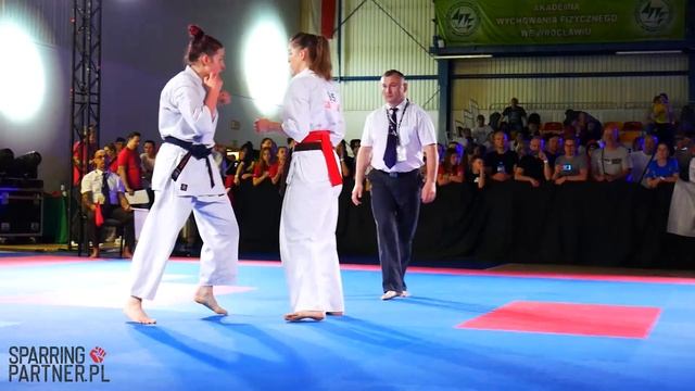 Carmen Slater vs Beata Szulak | Women -65kg | 36th European Karate Kyokushin Championships смотреть онлайн
