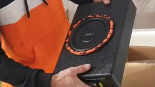 Распаковка, обзор, подключение и прослушка подседельного сабвуфера Barracuda 8A Underseat.