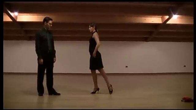 Легкое танго. Урок 1. Танцевальный шаг и прогулка смотреть онлайн