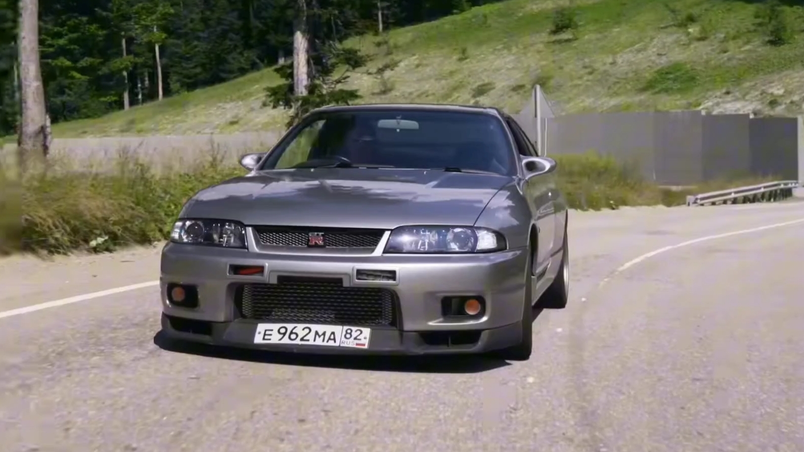 Nissan Skyline GTR r33 смотреть онлайн