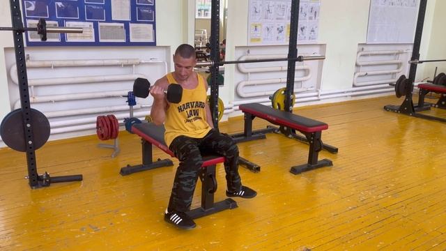 День рождения Олежи, 40 лет. Жим по программе подписчика смотреть онлайн