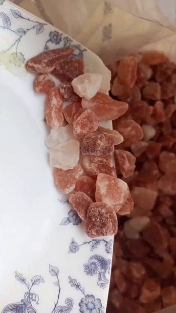 Himalayanpink salt & Dark pink salt grain #pinksalt #rocksalt #mineralsalt #crystals #himalayansalt смотреть онлайн