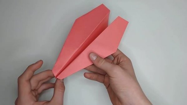 Самый простой самолетик из листа бумаги